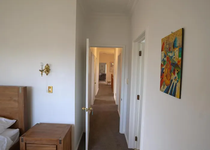 別荘 Redwoods - 6br & 6ba - Large Groups - Free Parking *