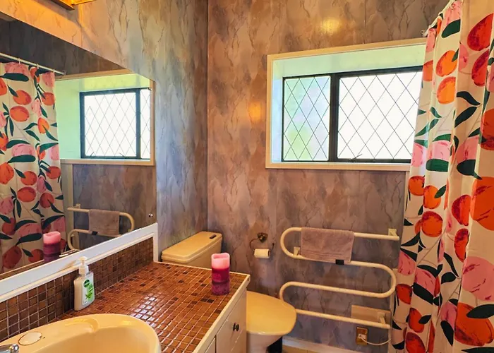 Redwoods - 6br & 6ba - Large Groups - Free Parking 別荘