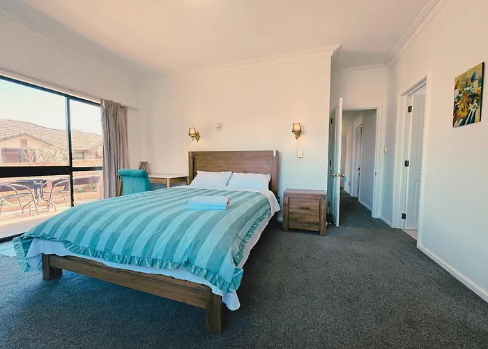 別荘 Redwoods - 6br & 6ba - Large Groups - Free Parking