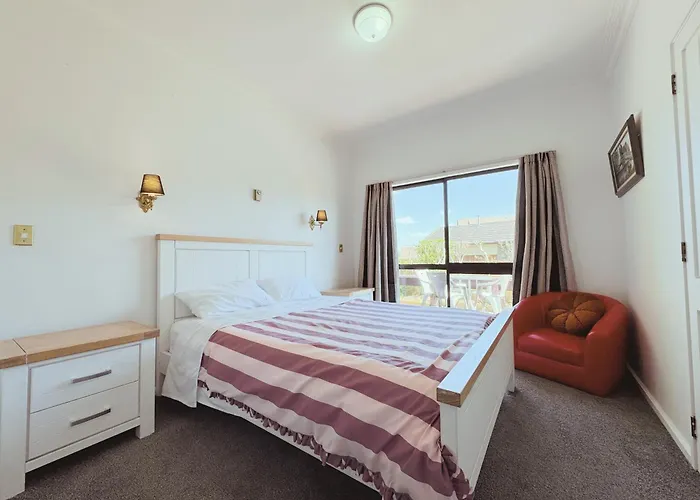 別荘 Redwoods - 6br & 6ba - Large Groups - Free Parking *